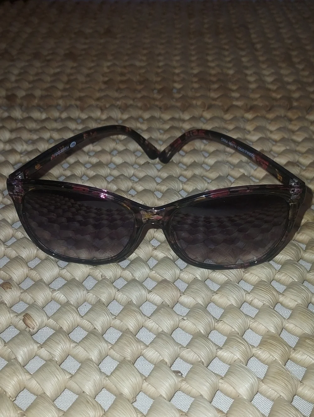 Sunsentials By Foster Grant Sunglasses